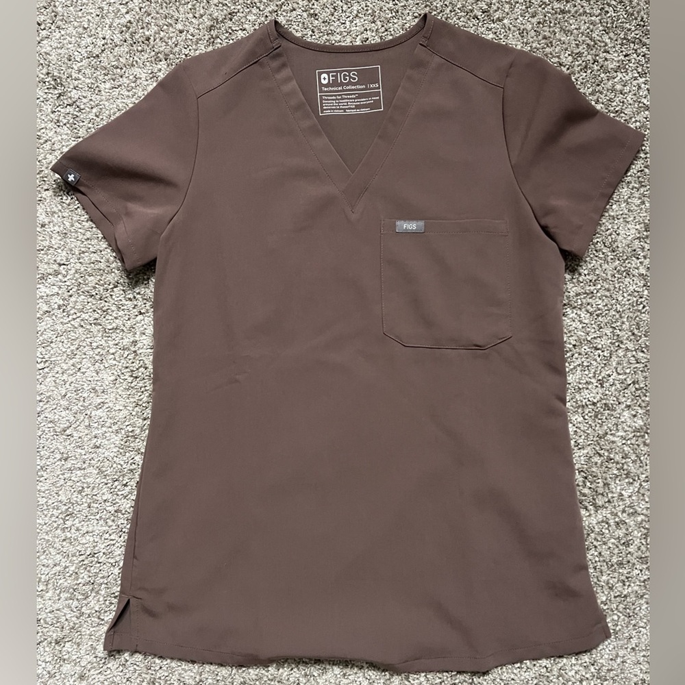 Figs Brown (Smokey Taupe) Scrub Set with Pink Drawstring - Picture 5 of 7